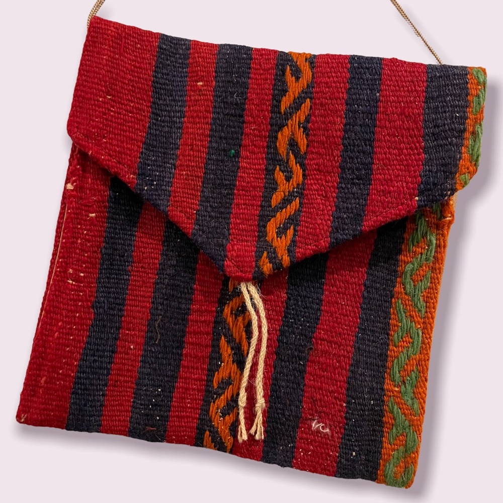 Recycled Rug Scraps Satchel - Picture 3 of 4